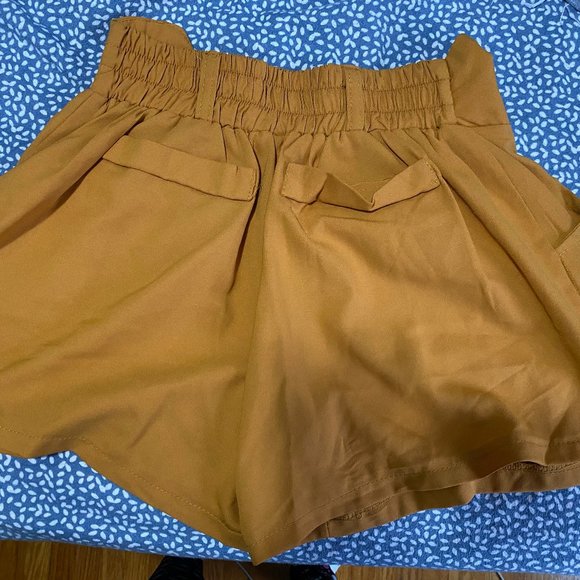 cute short size XS. Yellow - Picture 2 of 2